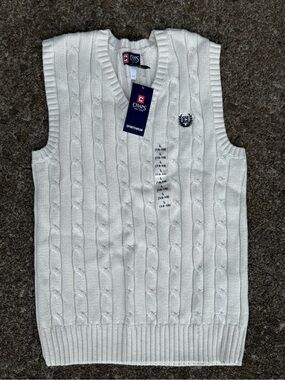 Chaps Cream Cable-Knit V-Neck Sweater Vest with Navy Crest